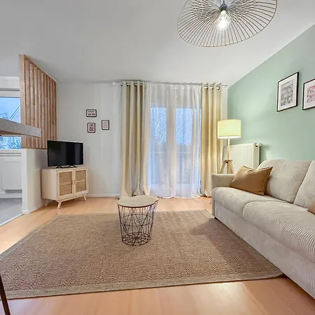 Apartment Cuisine Equipee, Balcon & 2p Parking A *