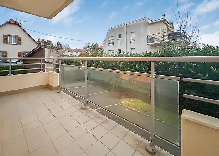 Apartment T2 Cosy A Avec Balcon & Parking Prive *