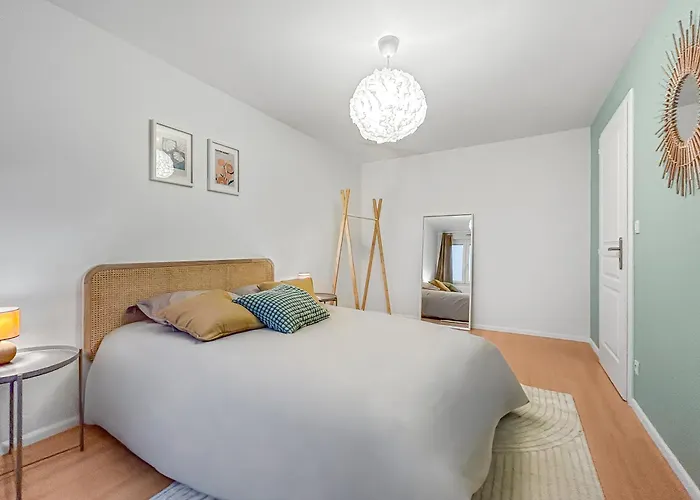T2 Cosy A Avec Balcon & Parking Prive Apartment