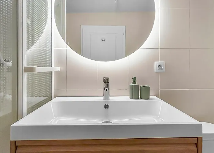 Apartment T2 Cosy A Avec Balcon & Parking Prive *