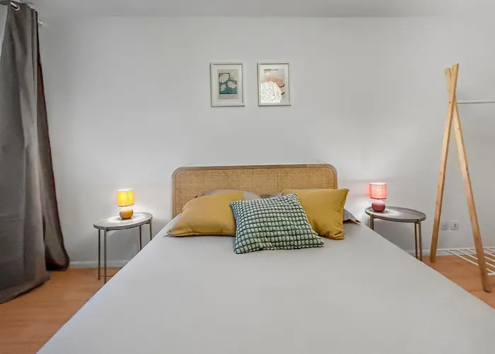 T2 Cosy A Avec Balcon & Parking Prive Apartment