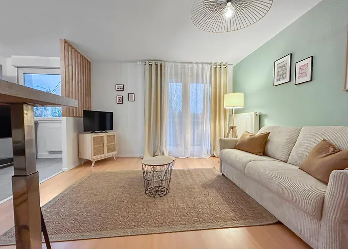 Apartment T2 Cosy A Avec Balcon & Parking Prive *